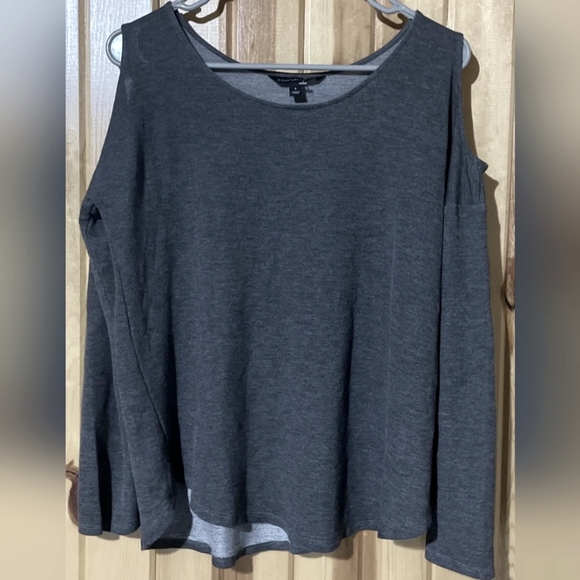 Signature Studio Gray Cold Shoulder Long Sleeve Blouse size small pre-owned - Picture 1 of 1